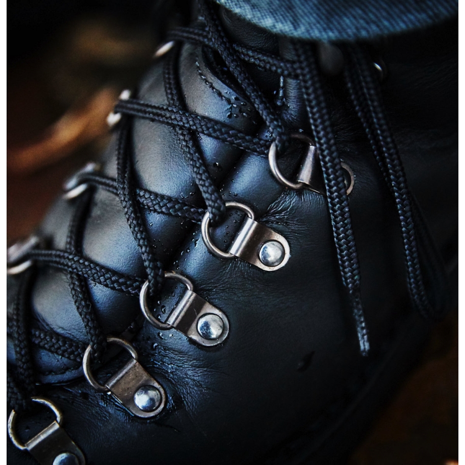 Mountain Light Black Danner