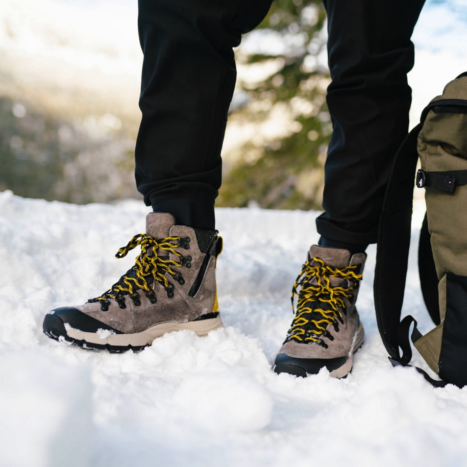 Women's Arctic 600 Side-Zip 7 Driftwood/Yellow 200G Danner