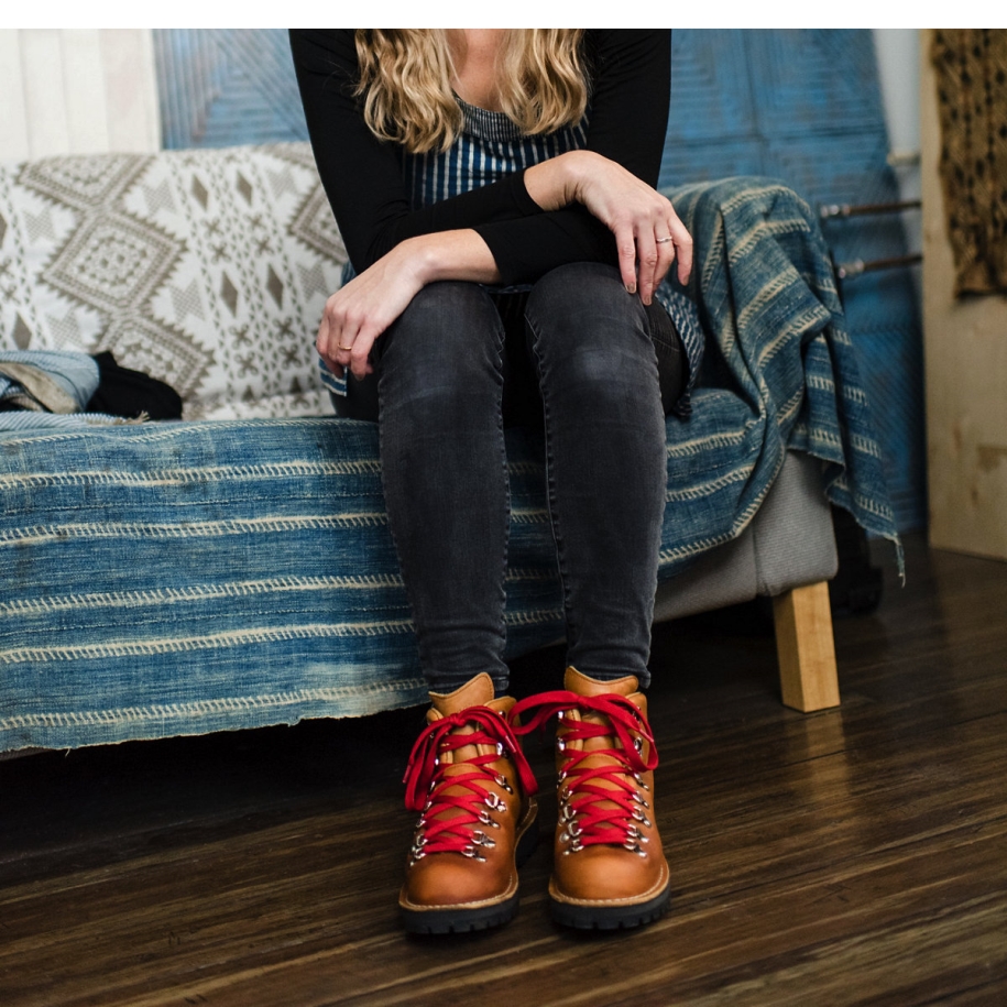 Women's Mountain Light Cascade Danner
